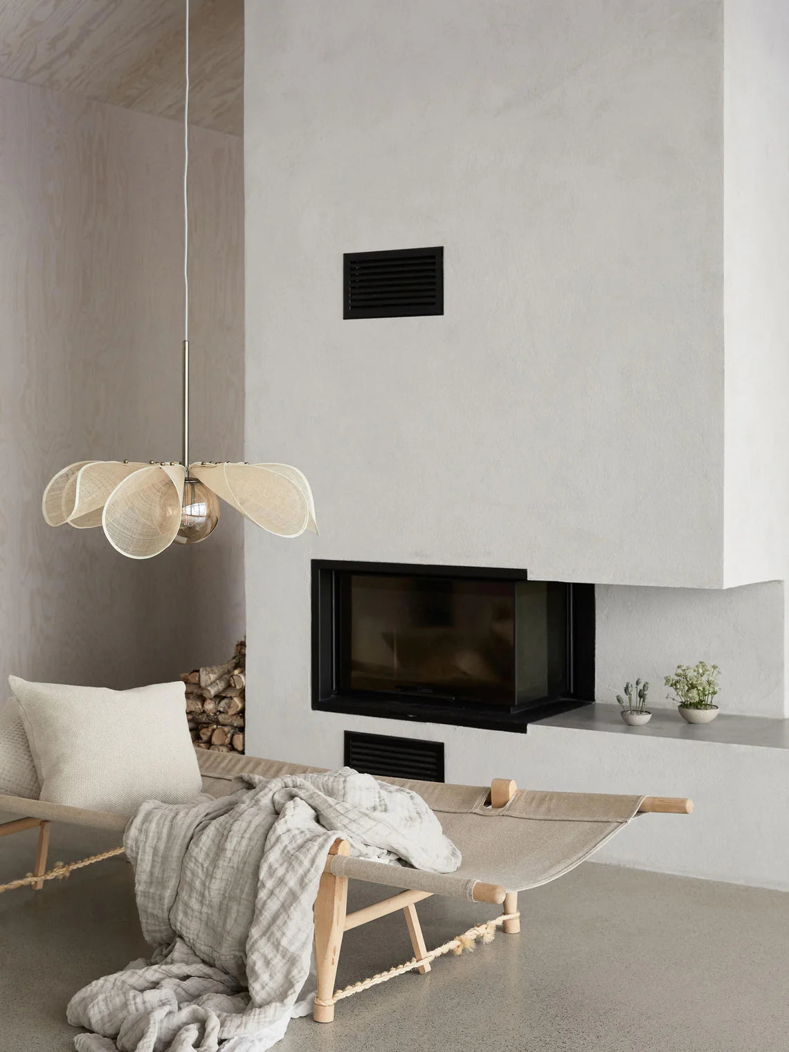 Large Styrka banana fiber hanging light, various sizes